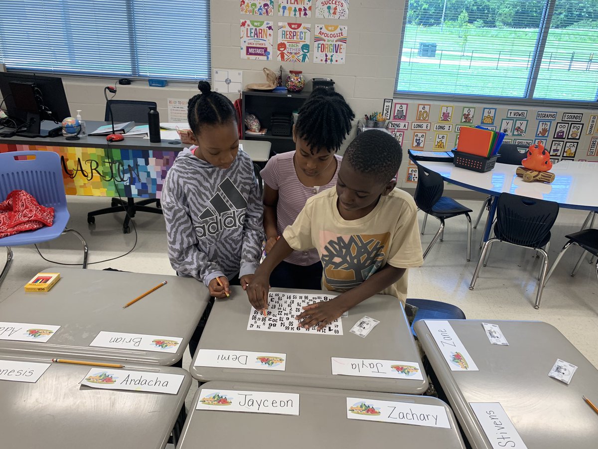 KimberlyMJ1995's tweet photo. First day of summer Camp Learn-A-Lot was a success! Here’s to four more weeks! @RFe_RCS https://t.co/cUAEZJuFsh