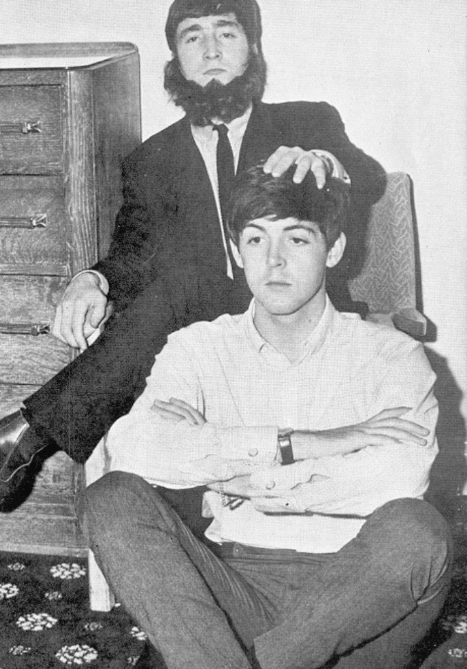 ceofjohnlennon's tweet image. &quot;that&apos;s papa john with paul at his knees&quot;

PAPA JOHN