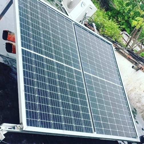 Vensalud_ve's tweet photo. Vensalud inicia la instalación de equipos de refrigeración con panel solar marca Dulas, donados al MPPS por UNICEF para el fortalecimiento de la cadena de frío en 176 puntos a nivel nacional. https://t.co/fhR2AqUg2y