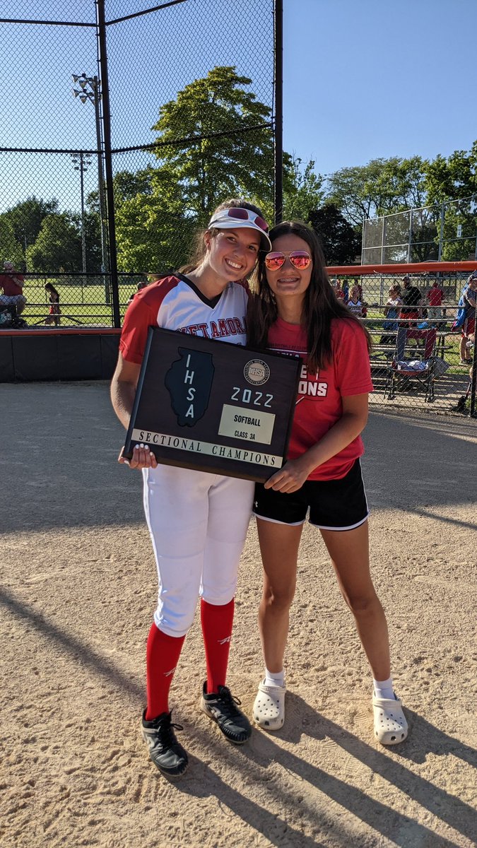 TrentmanSydney's tweet photo. Sectional Champs!!! What a fun win with such an amazing team <3.
Next up...Super Sectionals!
@carletonsoftba1 @MacalesterSB @Yeo_Softball @Cougs_4_life https://t.co/2omyiX926y