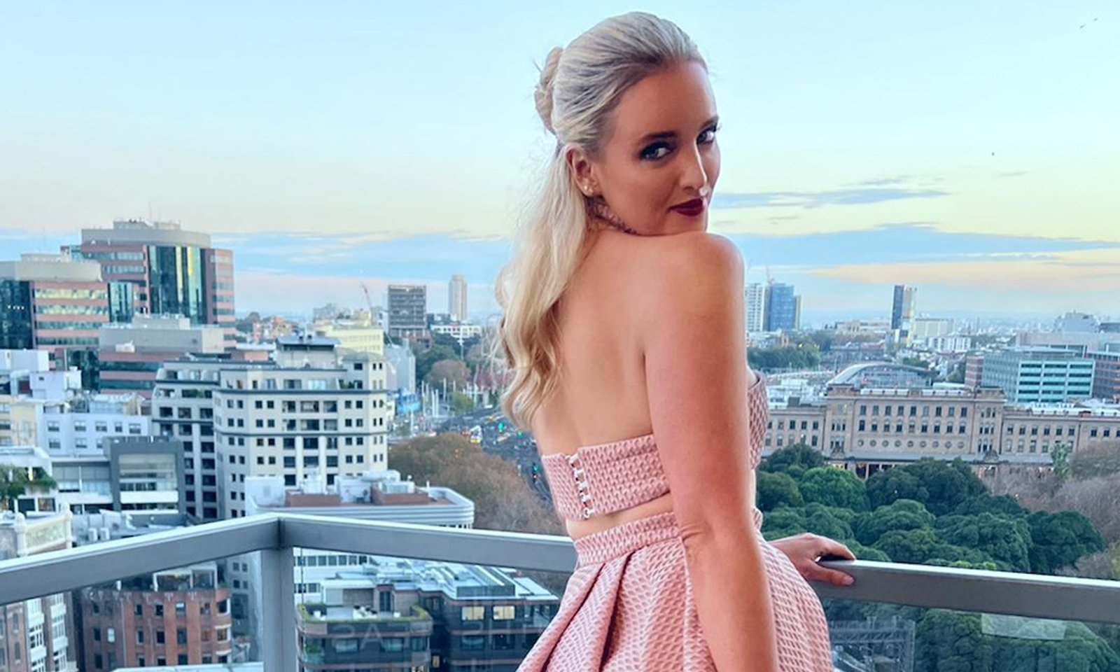 TW Pornstars AVN Media Network. Twitter. Charlie Forde Wins Best Female Porn Star at AICA