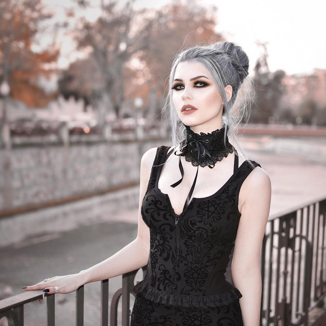 The_Inferior_MJ's tweet photo. “I’ll cast a spell on you, with this little potion you’ll fall into dark devotion.”

🔮Multiverse RP
🔮Semi literate
🔮Lesbian
🔮Switch
🔮Non/Lewd
🔮Few limits
🔮Non-Binary 
🔮Can be hung
🔮WT: #ᴄᴇʟᴇsᴛɪᴀʟᴍᴀɢɪᴄ
🔮Open DMs https://t.co/onB3UShmDy