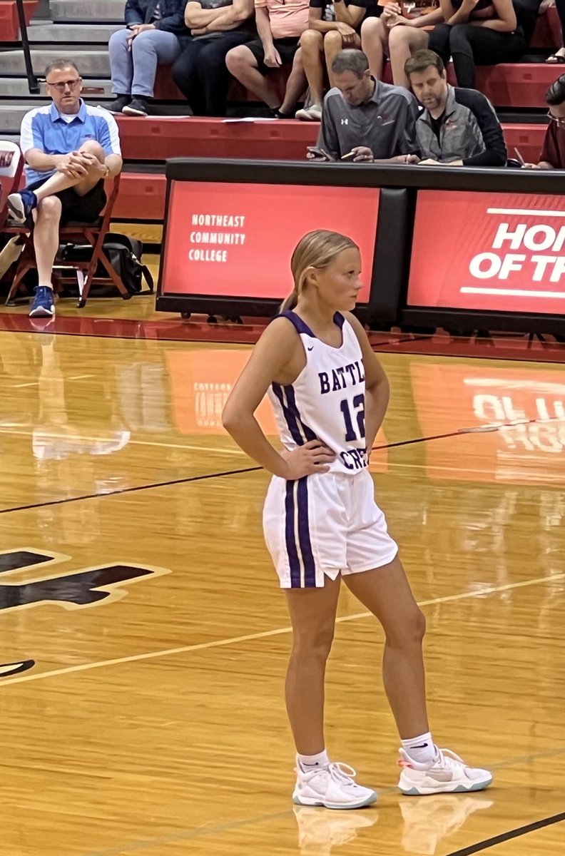 BravetteHoops's tweet photo. S/O to our own @TaakePaytyn! She had the chance to rep the purple and gold one last time at the Northeast Nebraska All-Star basketball game. 🏀🔥#BravetteBasketball https://t.co/bW81QgwPS1