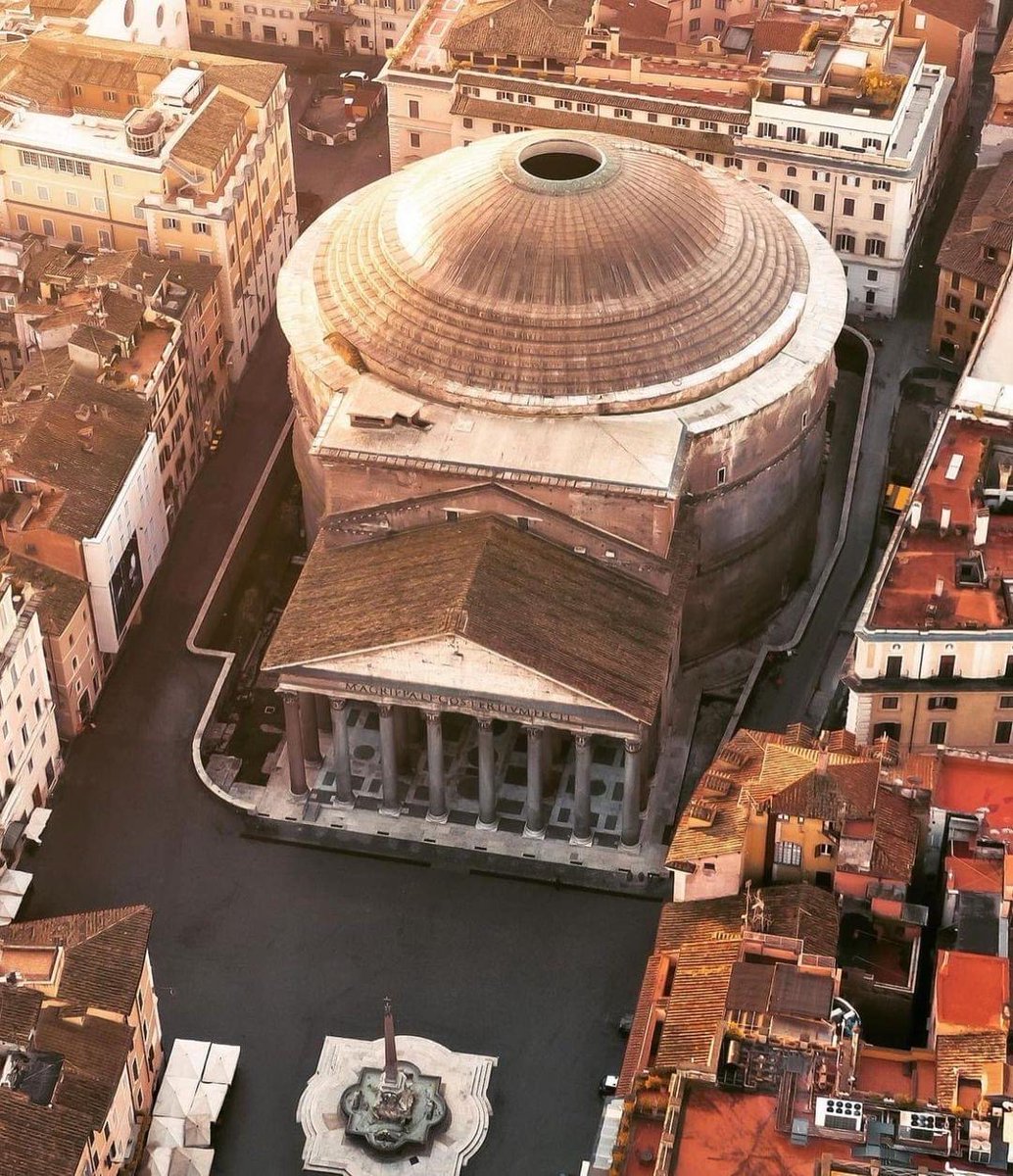 alejandrocsome's tweet photo. Imagínate pensar y hacer un edificio que miles de años después, no solo siga en pie, sino también que siga siendo estudiando, valorado, mantenido y visitado. https://t.co/F24cXDeitV