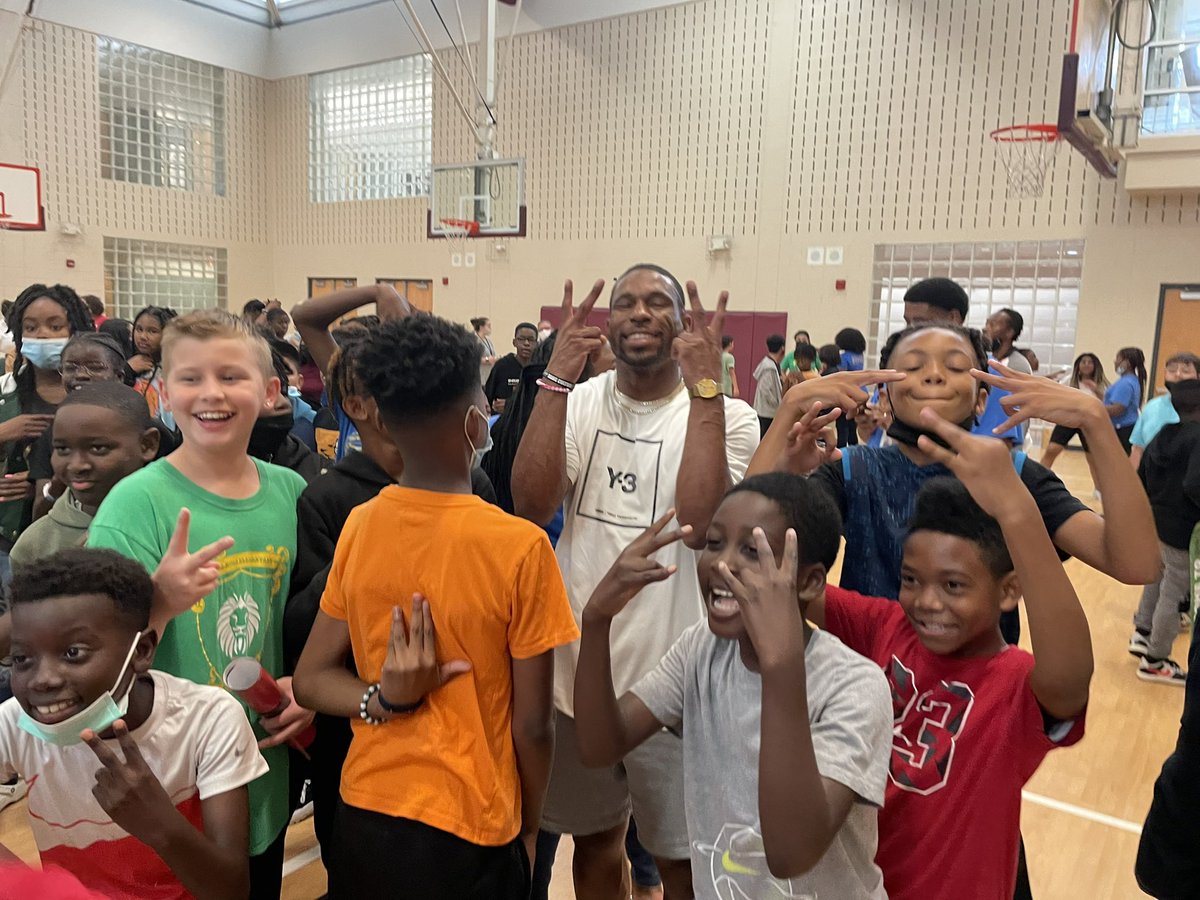 GoGetterGreene's tweet photo. Thank you so much @iambriandawson and @TheNyNy7 for making our EOG Pep Rally AMAZING!! We had a blast ! #greatguys #greatspeeches #redhouse #loveandfriendship @BarwellES @T_Carey1 @BarwellRoadES https://t.co/t4oi4TVz7U