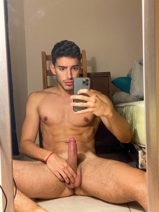 2 pic. Maxi @maxitassionlyf deserves the best iPhone ever! Do you agree???
?https://t.co/aCtC2hIPcl
