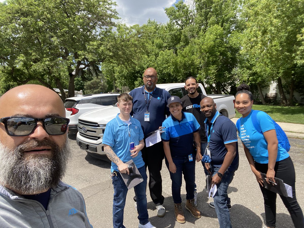 Gathered the squad,
Fiber FanaticZ hit the streetZ &amp; spread the good news about <a href="/ATT/">AT&T</a> fastest fiber internet speeds @KristinaHanna7 <a href="/LorenMiller2004/">Loren Miller</a> <a href="/theriddler704/">Stephanie Riddle</a> @money_mitten @IHXNortheast <a href="/GabrielleLampm1/">Gabrielle Lampman</a> <a href="/KeithDicksonIHX/">Keith Dickson</a> <a href="/TomMonahan10/">Tom Monahan</a> @BrianWest_OHPA 🌹