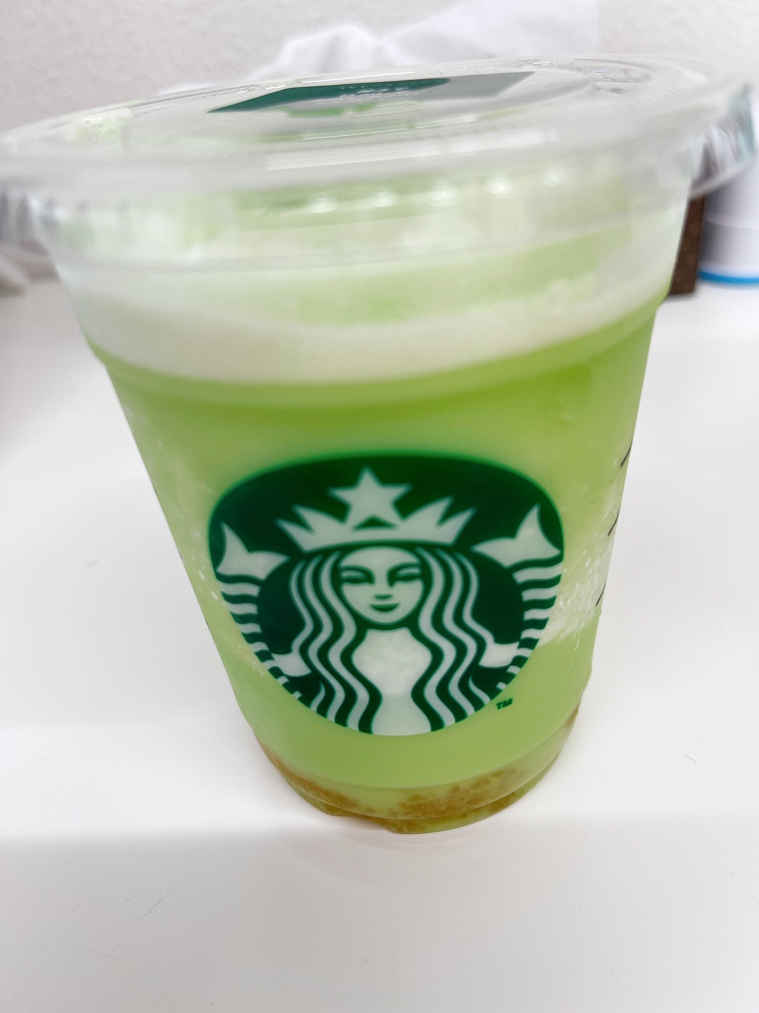 魚谷侑未 今日のスタバ メロンフラペチーノ ホイップなし めちゃくちゃメロンだ 美味しい T Co Wlmv3vtioh Twitter