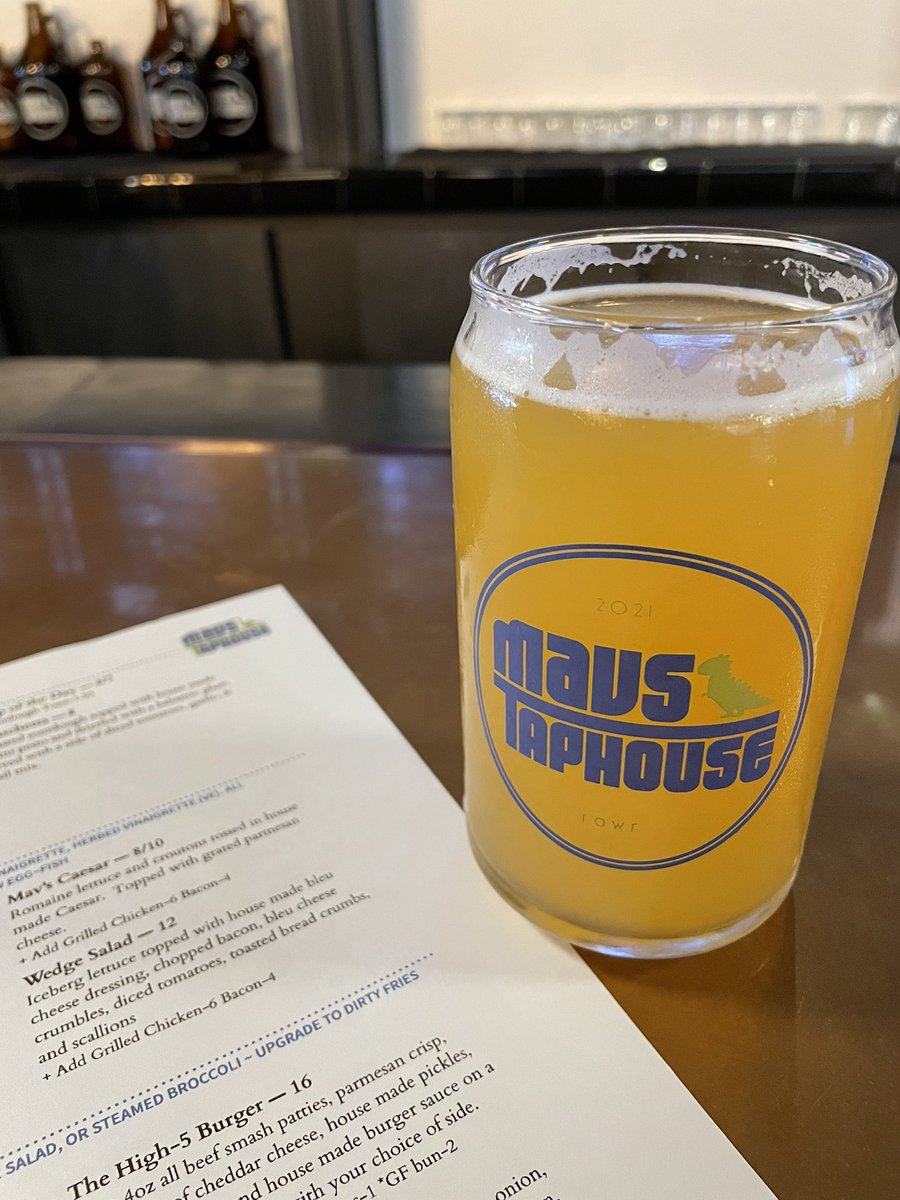 doclizz's tweet image. Spending First Friday downtown in my favorite month of the year. Enjoying a beer with dinner @mavstaphouse