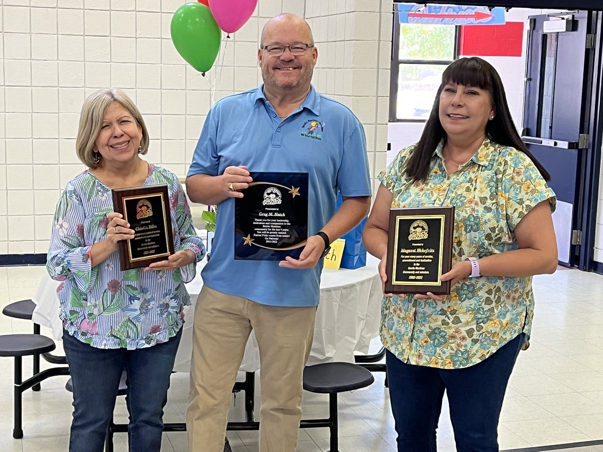 jkaudaissy's tweet photo. Thanks for the Memories and Good luck. You will be truly missed. ❤️😢 @BenitoMtz_ES @ctellez_BMES #TeamSISD #PatrioPride https://t.co/WAwd8wgulp
