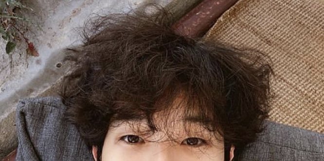 dntlrdl_S2's tweet photo. 최우식 뽀글머리 체고야..🖤 https://t.co/S01fHwxutA