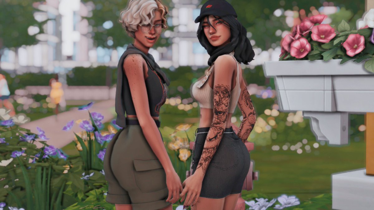 HAN4RJ's tweet photo. I’ve just been being gay in the sims hello and goodbye https://t.co/BPHMPfudmF