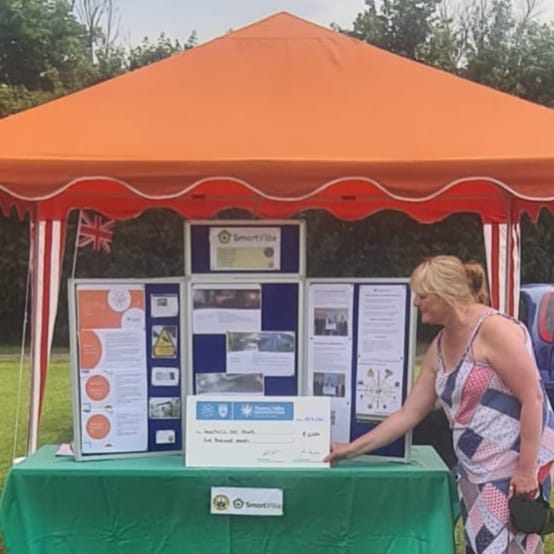 mrsjanebrown's tweet photo. Picnic in the Park 3/6, to share the importance of #smartville in the #ivers. CCTV managed & funded for deterring and detecting crime in the IVERS. This also gives the community a sense of safety. @TVP_ChiltSBucks @richings_park @BucksFlyTipping @matthew_barber @joymorrissey https://t.co/MnkBIa1m5a