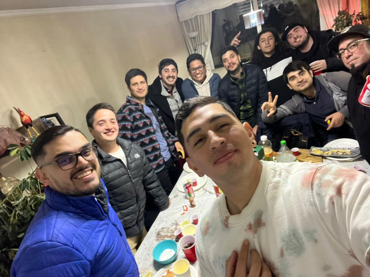 <a href="/AustralStorm/">S. Austral Storm</a> reunion 😀😀😀😀😊😊❤️
#Pvp
#PokemonGO