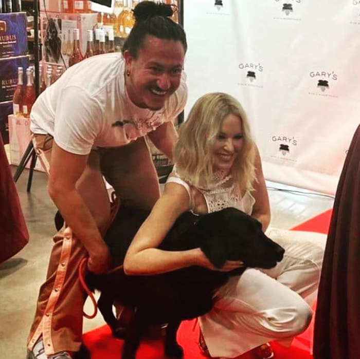 SwannKelvin's tweet photo. "MEET THE PRINCESS!" 👑💖 
#meetandgreet🖋️ #Garys🍷 
#NewJersey🇺🇸 https://t.co/LWtVhzM17p