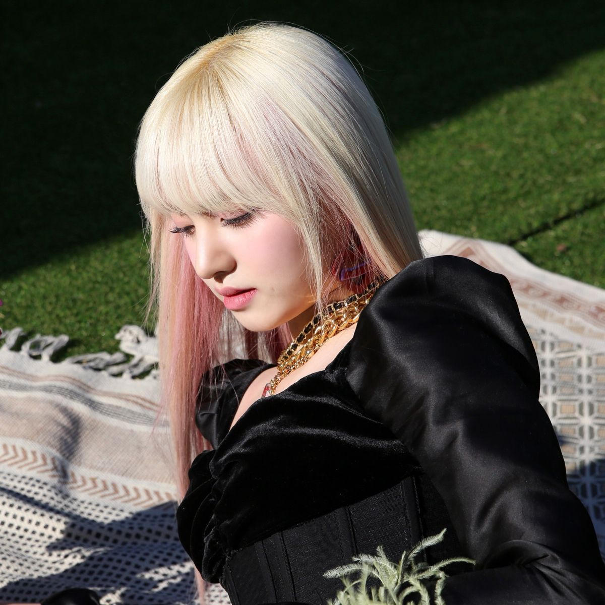 hi ! ( vianna  zane  javier ) here :)

from <a href="/hynskz_/">stef</a>'s larawan au !! 💓

new to rp, like &amp; rt to be mutuals !!