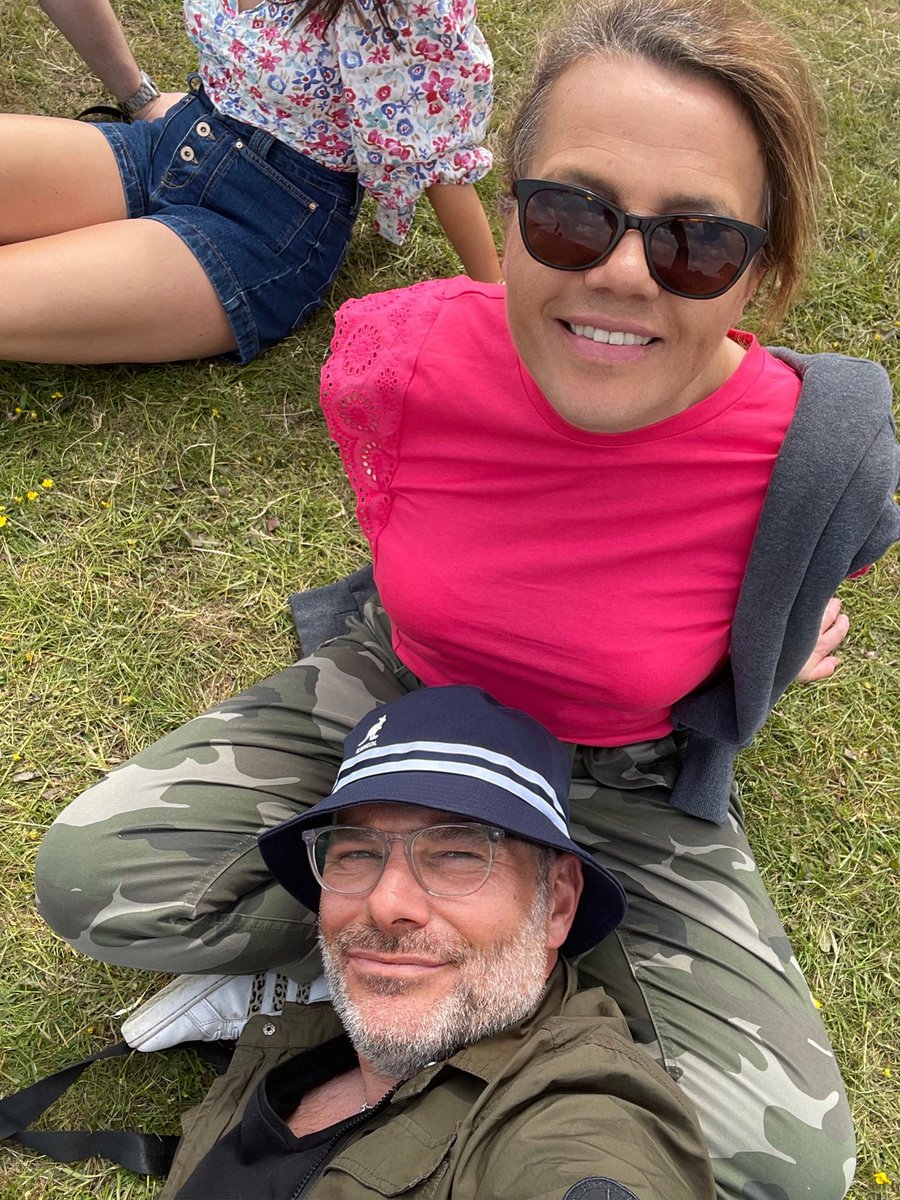 toastmasterlee's tweet photo. 26 years apart. What an amazing day #LiamGallagher https://t.co/i4MKhegDV3