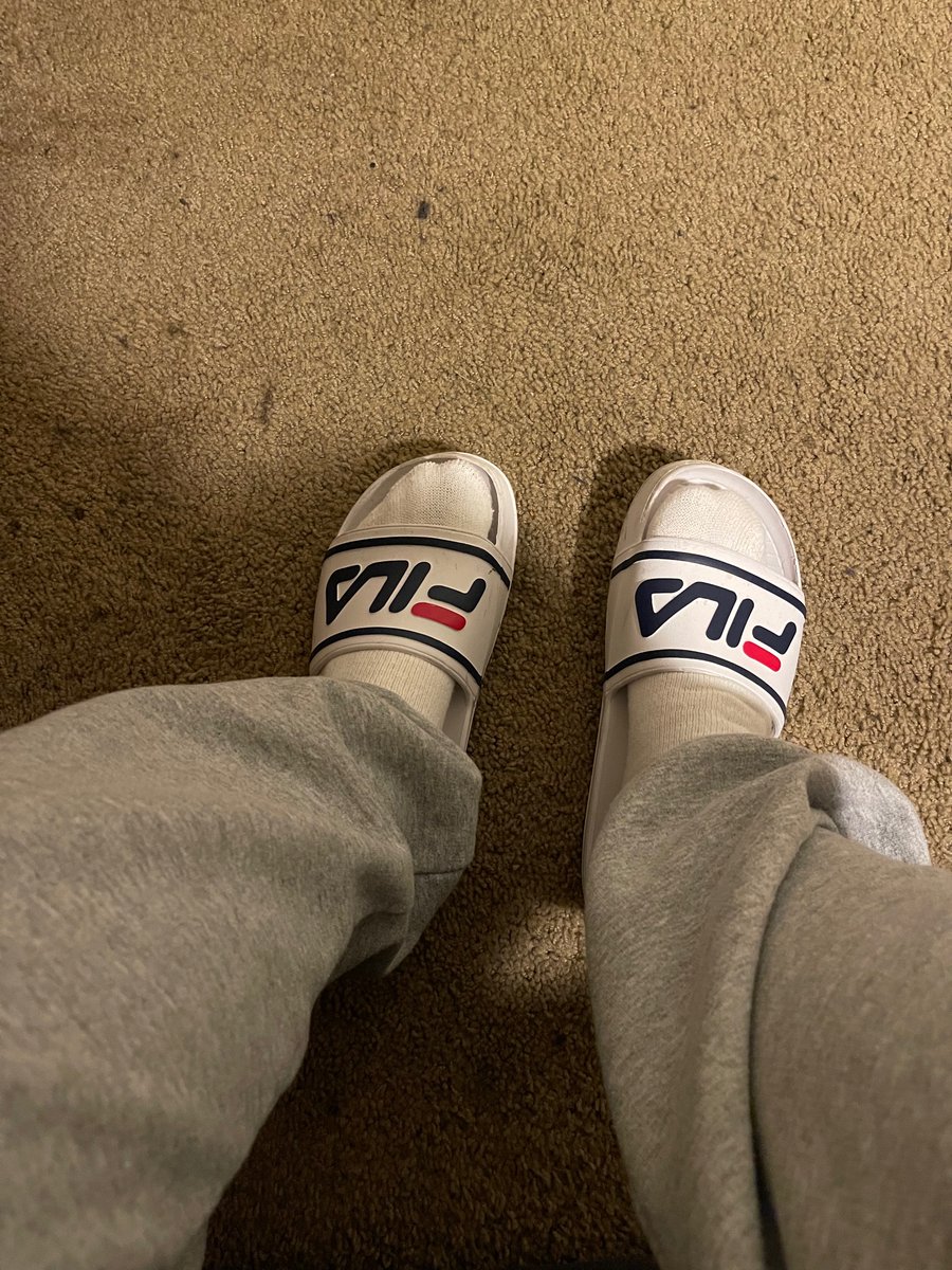 love my sweatpants, white socks and slides fetish 👅💦😍😜🔥