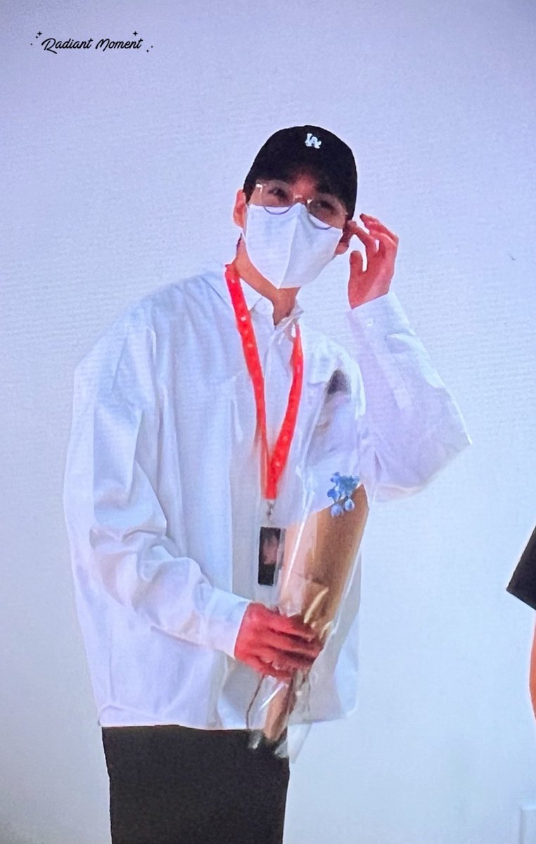 220604 꽃을든아론🌹#아론 #Aaron