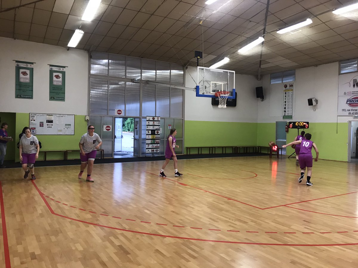 Stefeu18's tweet photo. C’est parti pour le championnat para basket adapté dans le @LeGers32 
1er match des filles à Montaut-les-créneaux contre @MontdeMarsan 
@FFSASportAdapte 
@leberry_fr @Bigfredstyle https://t.co/Zpmebbt8Js