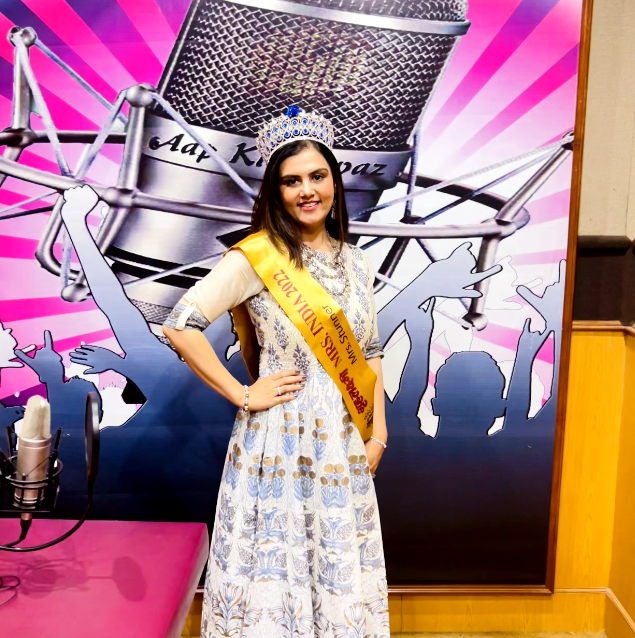 DrPujaDewan's tweet photo. With RJ Geet at Radio Noida in Film City at Sector 16 Noida. Recording for the show Ek Mulaqaat. 23.05.2022
#DrPujaDewan #RadioNoida #RJGeet #Noida #india #DrPujaDewan #PujaDewan #mrsindia2022 #mrsindia2022finalist #mrsindia2022finalists https://t.co/zTJB6Q2Hyl