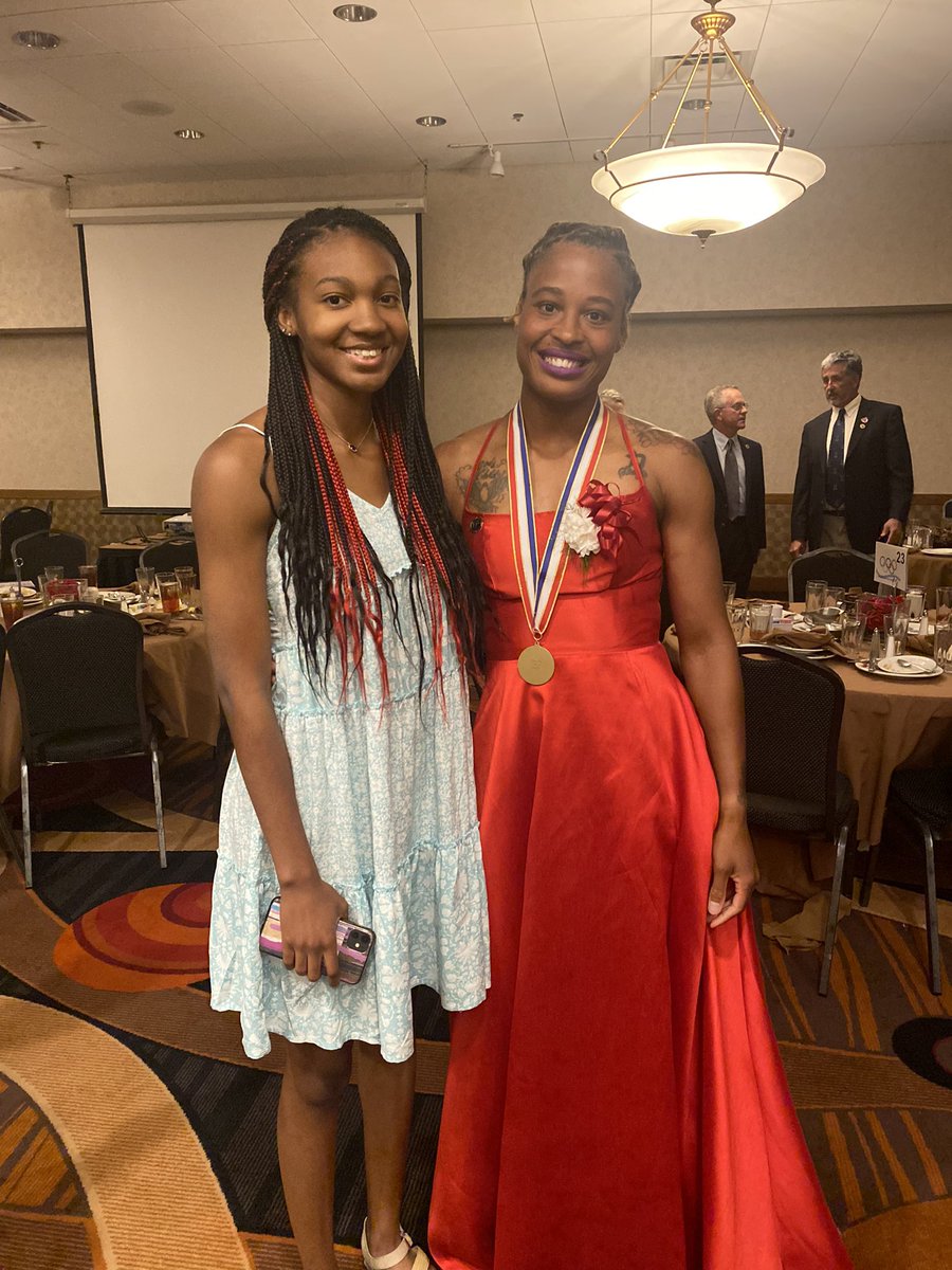 MadisonHollow08's tweet photo. AR Track &amp; Field Hall of Fame https://t.co/Myu7oTErmT