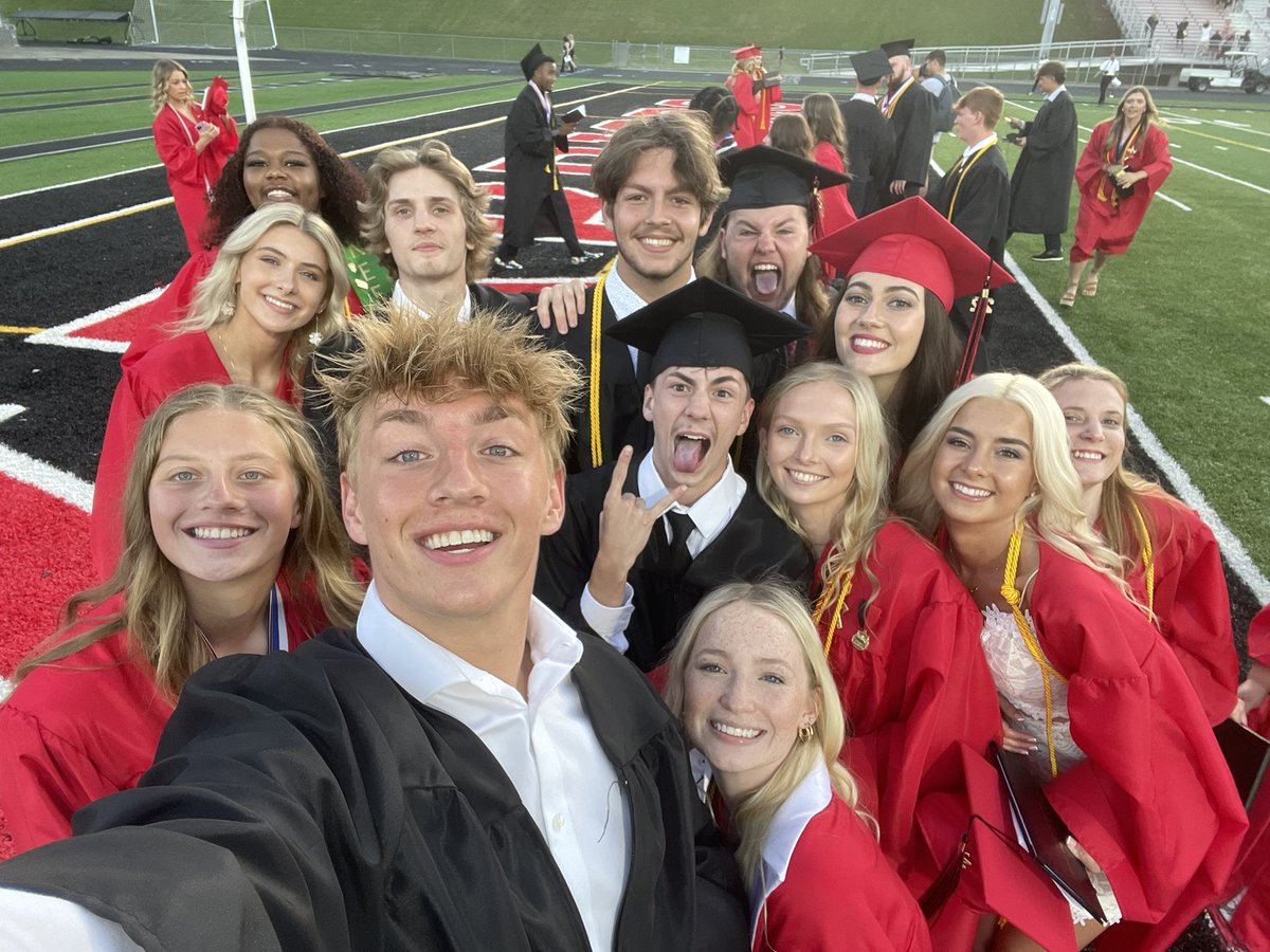 I did it!!! My time at Elizabeth Forward has been beyond! Thanks to the amazing Staff and Administration❤️🎉 forever remember me!!!!