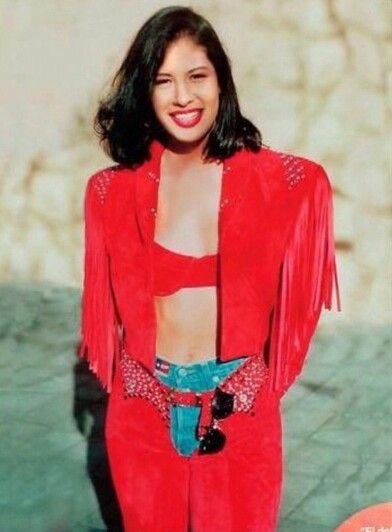 RT @SelenaHourIy: Selena Quintanilla as Fran Fine: a short thread https://t.co/ngxAx7CeEh