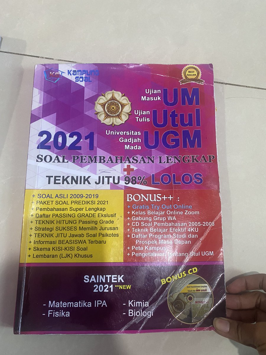 mengambisefka's tweet photo. WTS/PRELOVED  wangsit simak ui 2021 dan UM utul ugm 2021 
 Price : 100 k per book
kondisi muluss ada sedikit coretan, boleh bantu rt 
#WTS #simakui2022 #UTBK2022 https://t.co/zTyyPTiaY3