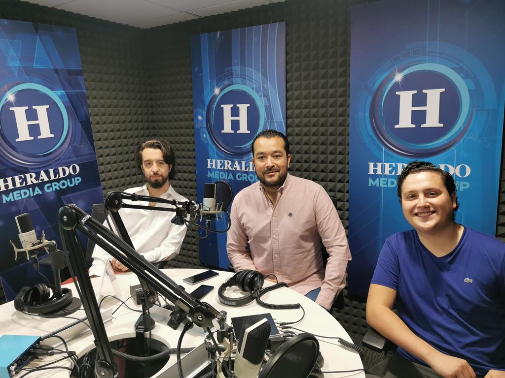 Alfredo Ceja (@alfredocejar) on Twitter photo 📻Buena mesa de análisis de los viernes con <a href="/sebasmier2000/">chinoprime</a> y Santiago Navarro, estudiantes de la Escuela de <a href="/ComUPGdl/">Comunicación UP Gdl</a> en la <a href="/UPGdl/">Universidad Panamericana Guadalajara</a>📻
🎙️Hoy platicamos del Caso Alito Moreno y la llegada de Cesar Duarte a México🎙️
#ComunicamosCreando
#HeraldoRadioJalisco
<a href="/heraldodemexico/">El Heraldo de México</a> 📻Buena mesa de análisis de los viernes con <a href="/sebasmier2000/">chinoprime</a> y Santiago Navarro, estudiantes de la Escuela de <a href="/ComUPGdl/">Comunicación UP Gdl</a> en la <a href="/UPGdl/">Universidad Panamericana Guadalajara</a>📻
🎙️Hoy platicamos del Caso Alito Moreno y la llegada de Cesar Duarte a México🎙️
#ComunicamosCreando
#HeraldoRadioJalisco
<a href="/heraldodemexico/">El Heraldo de México</a>