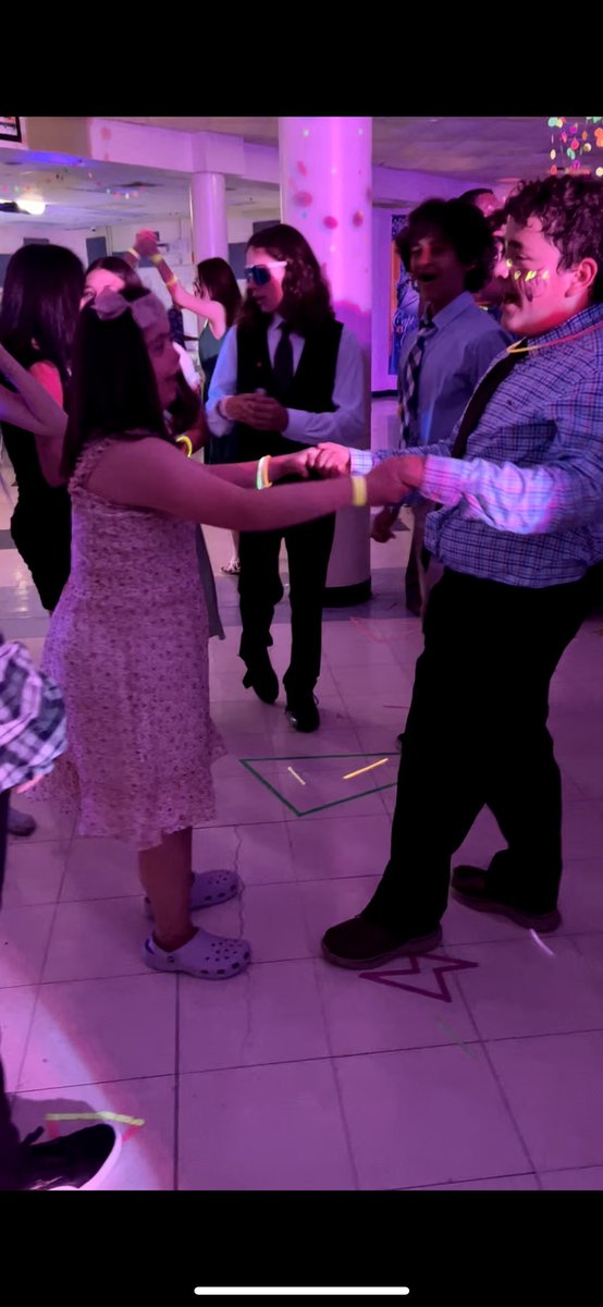 AngelRucciSLP's tweet photo. PMS student council and parents did an amazing job of making our 8th graders feel special for their final celebration as middle schoolers #8thGradeDance #LifeSkills #Inclusion https://t.co/xl8DluvfY6