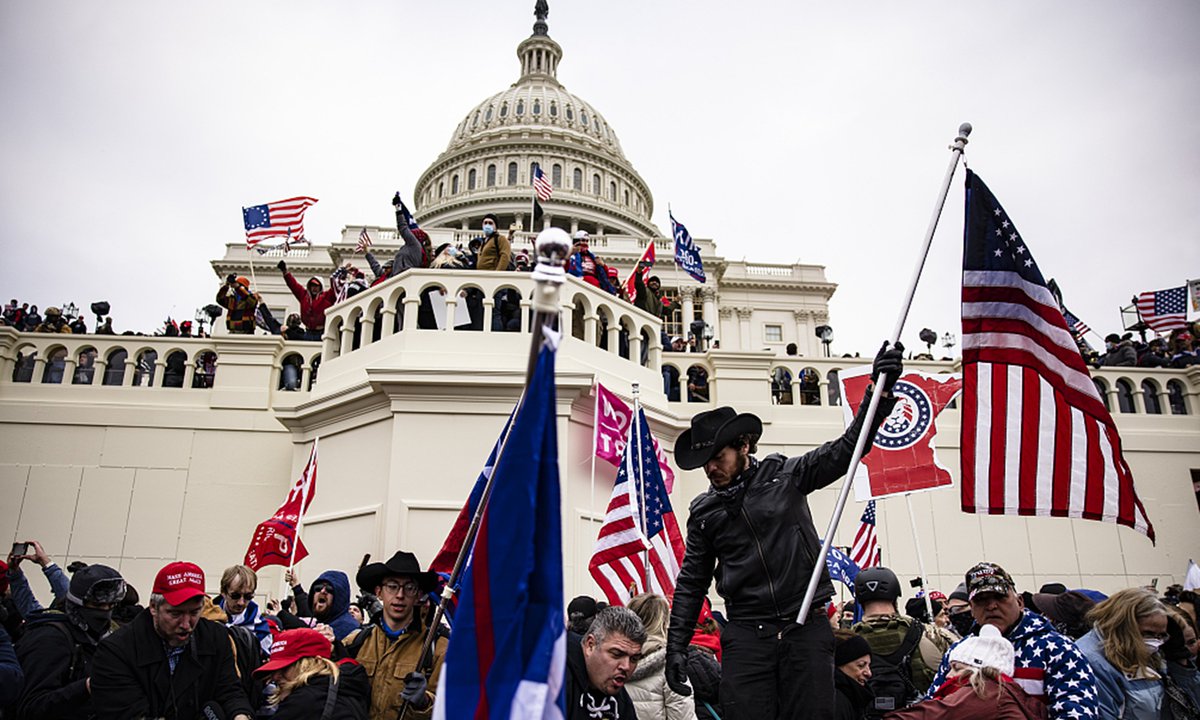 ithaiercy's tweet photo. @niubi americans fighting for independence https://t.co/BmrLbXv7nq