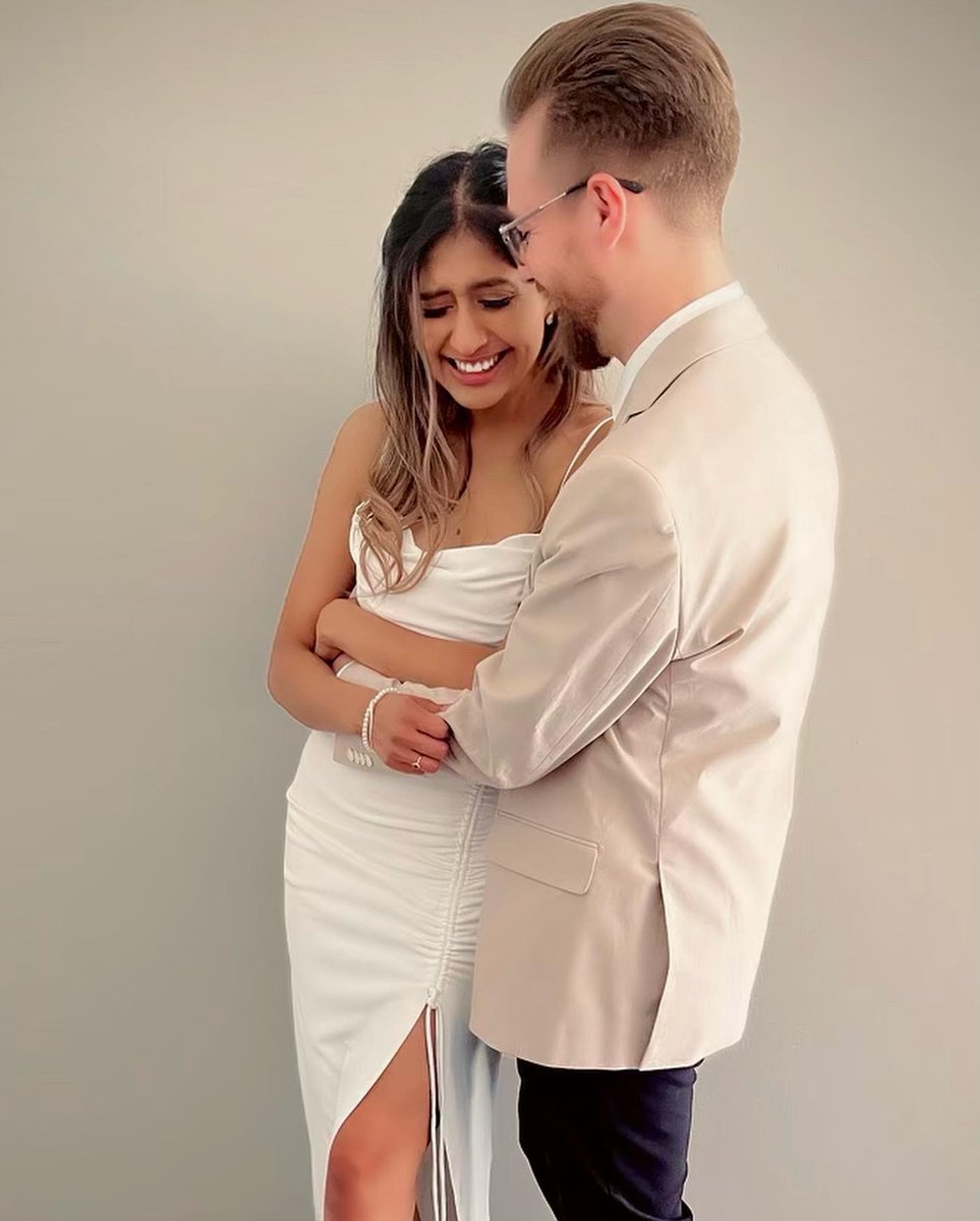 itzeeelcamila's tweet photo. now i understand why nothing made sense before you…it’s you, it was always you 🤍

legally a WIFE now, can’t wait for our destination wedding 🤬 https://t.co/9HA9WtLyXz