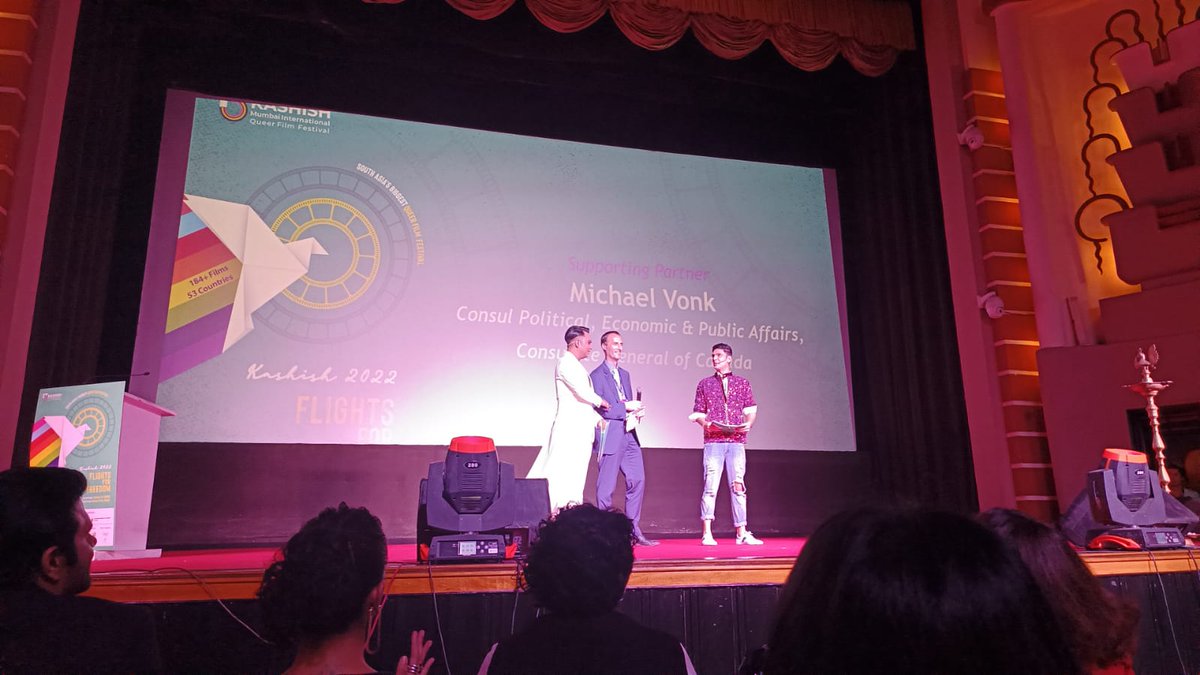 Had a great evening with the best dressed group in 🇮🇳 @kashishMIQFF 🏳️‍🌈🎦
There are 22 films from 🇨🇦 at #KASHISH2022
Check it out online or in person!
#HappyPrideMonth #Canada4Pride
@diedrahkelly
@canadainindia
<a href="/freetobeme_ca/">Free to be me</a>
@telefilm_canada
<a href="/sridharrangayan/">Sridhar Rangayan</a>
@futterwackening