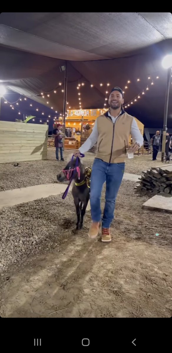 Pero que cossssa verlo en este mood🤤😍 <a href="/maluma/">MALUMA</a>