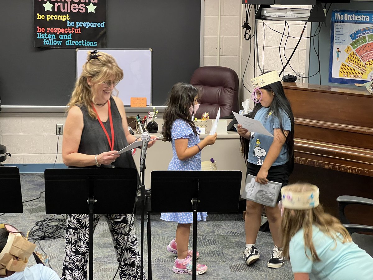 AldrinEagles's tweet photo. Reader’s Theater performances was a great success today. Great job 2nd graders! #OneAldrin #BuildingFluency #ReadingIntervention #success #ReadersTheater @PrincipalWolfe @aldrineaglespta @fcpsnews https://t.co/MMD3b5c8MR