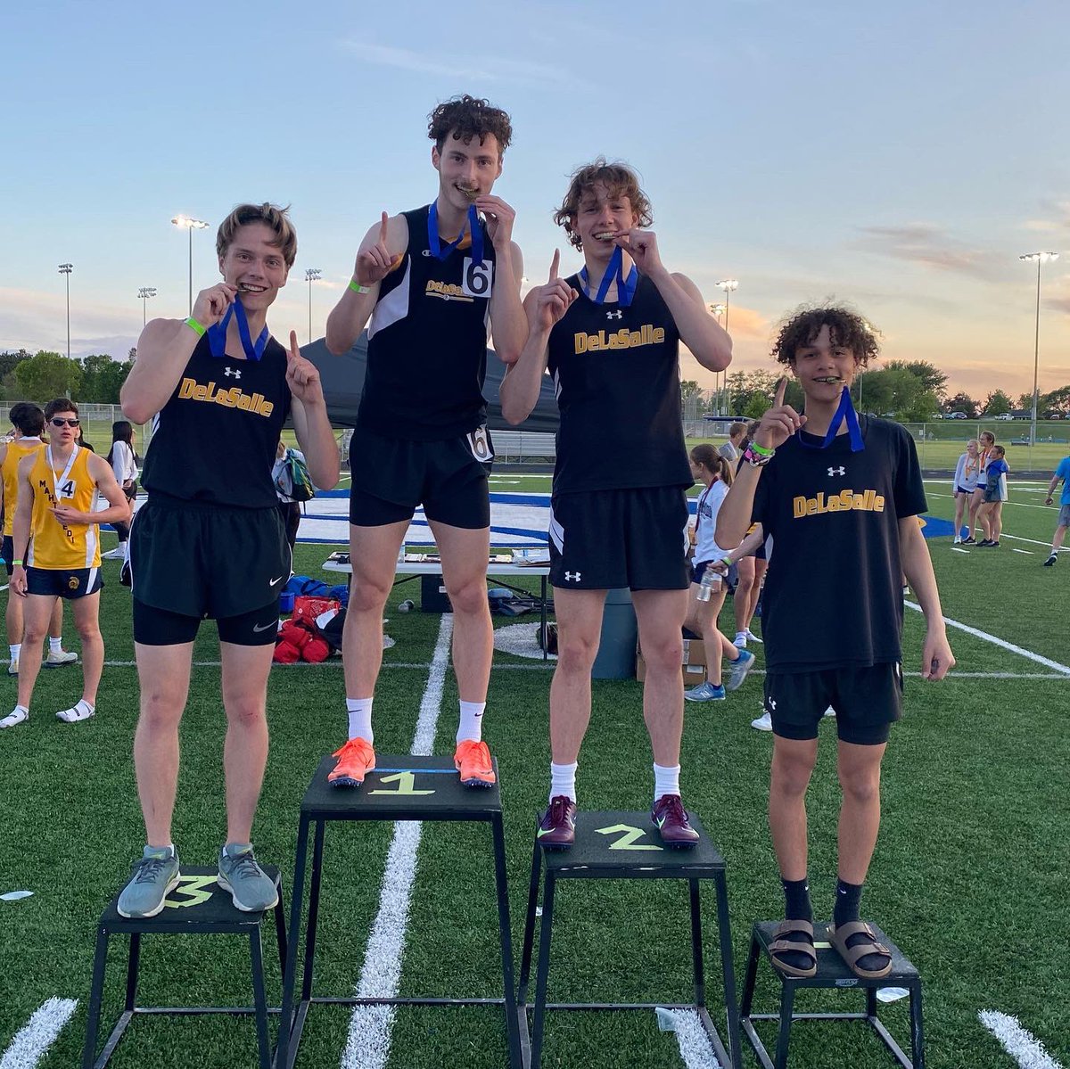DLS_Activities's tweet photo. These 8️⃣ Islanders are headed to STATE! 🥇

Congrats to the following individuals:

Girls 4x1 &amp; 4x2: Ayanna Zarlee, Naja Giles, Aneisha Scott, Anna Gries

Boys 4x4: Christian Moberg, Gus Langford, Liam Neary, Darius Irvin

Girls 100M: Naja Giles

Boys 400M &amp; 200M: Gus Langford https://t.co/4hOpLrOEhM