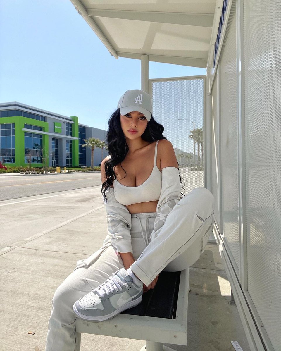 Sariah hart tweet media