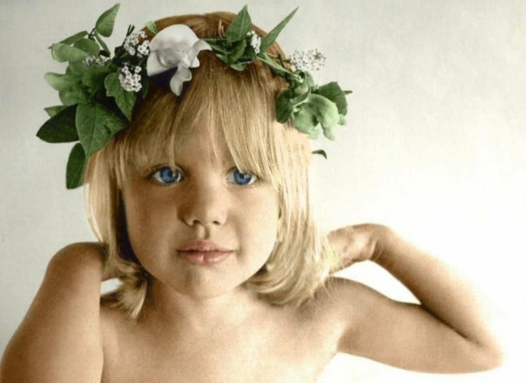 Happy 47th birthday angelina jolie <33 