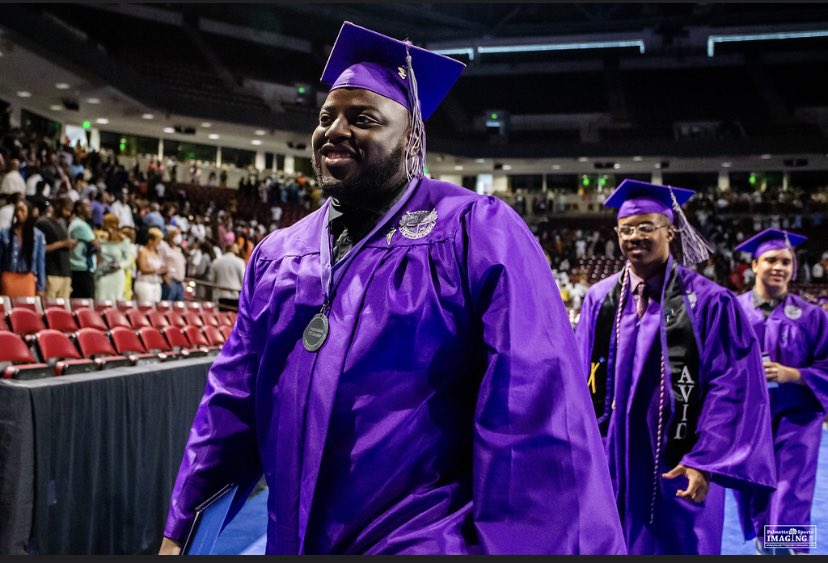 tone99gaines's tweet photo. Still surreal man…..June 2,2012 my grandpa passed just 10 years later that same day I graduated….know he smiling down from heaven. Still have way more to do this was just the first step. #LLPawPaw❤️🕊 #Future49er 💚 https://t.co/92QJuEi2Ev