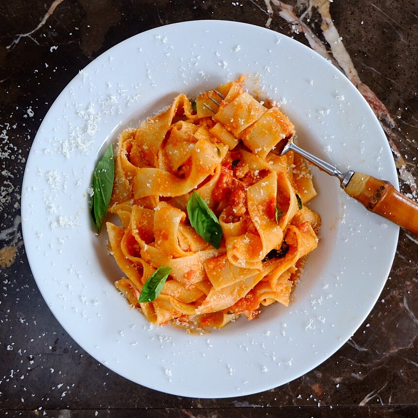 ♥️ delicious spicy pasta allo scarpariello recipe ♥️
👉🏼 myprimrosehillkitchen.com/2022/06/03/pas…

#recipeoftheday #italianfood #pasta #recipe