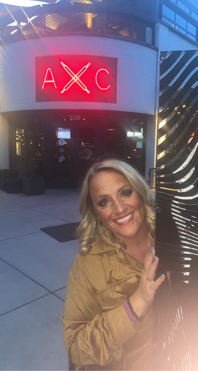 mskristawells's tweet photo. Oh COlorado how I missed you!❤️💋 https://t.co/j0vFM2k1UF