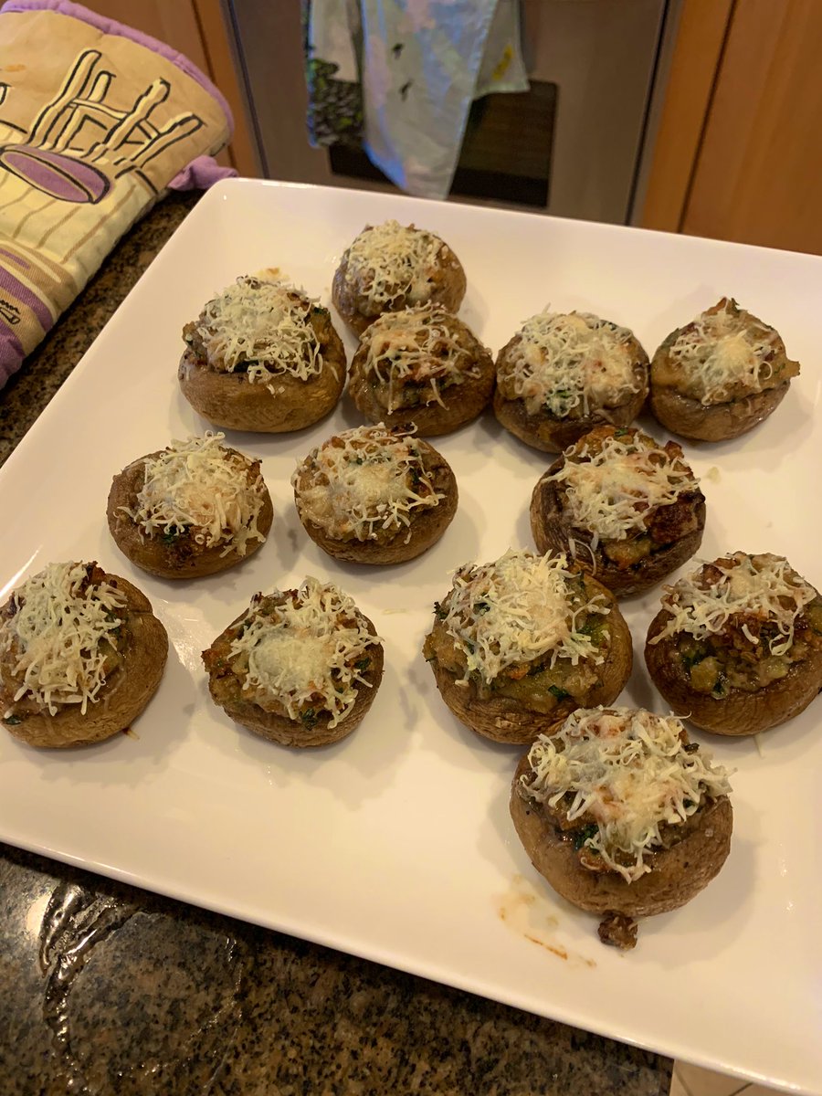 wordforword83's tweet photo. Three @AntiChefJamie and Julia recipes in one meal: Bifteck Haché À La Lyonnaise, Champignons Farcis and Belgian Frites (burgers, stuffed mushrooms and fries, but in French and Belgian🤷‍♀️) #antichef https://t.co/PIeFWBoaEj