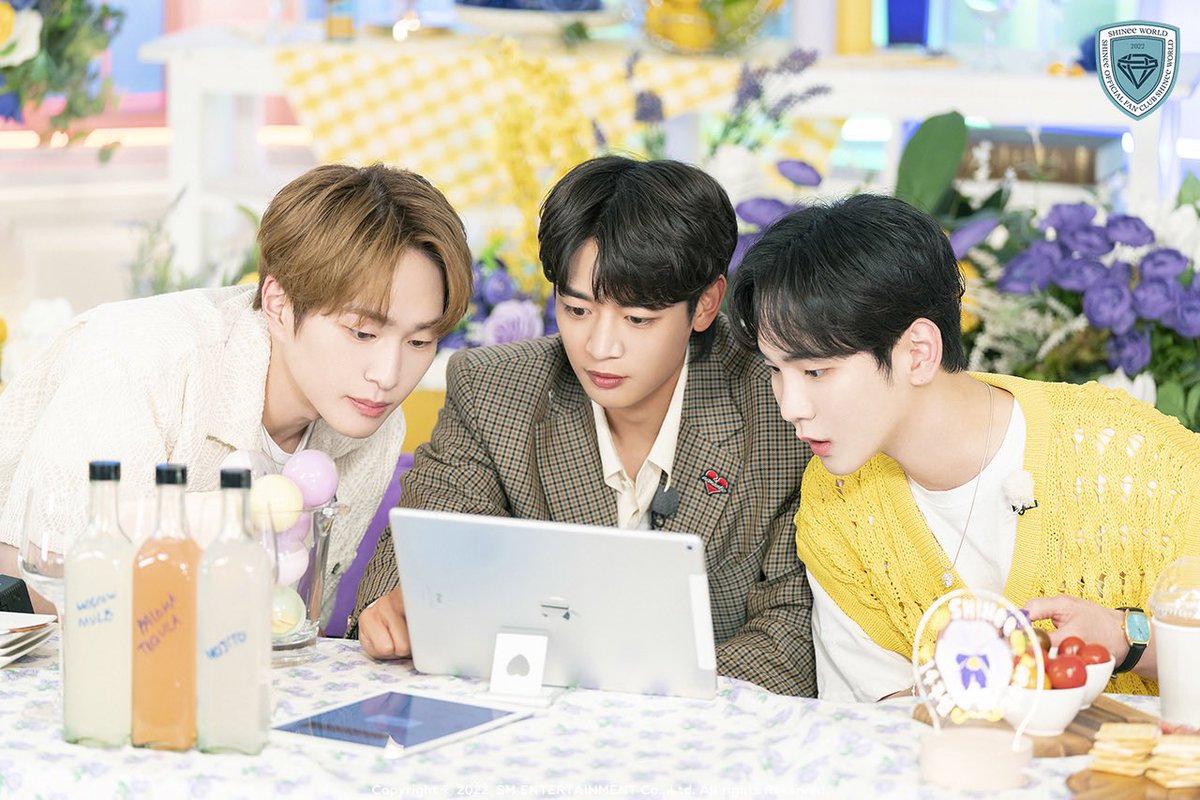 AllAbtChoiMinho's tweet photo. 220603. <SHINee 14th Debut Anniversary>

| L**n Update |

SHINee Online Party ☆ SHINee DAY 📷

#SHINee #샤이니 
#14thSHINeeDay 
#14th_Debut_Anniversary https://t.co/PKiUpFp1xh