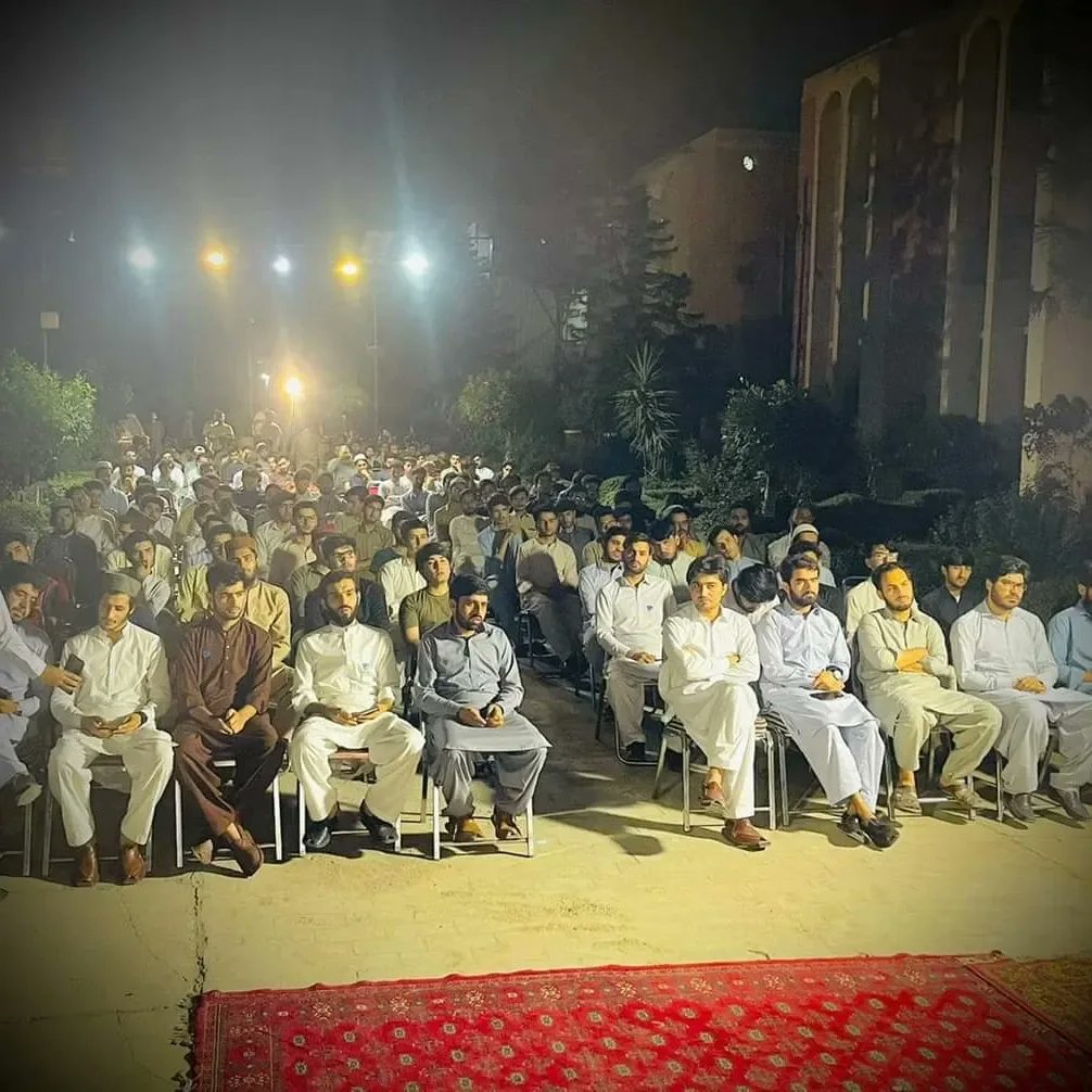 Hamidullah2288's tweet photo. اسلامی جمعیت طلبہ جامعہ پشاور کے تحت دو روزہ قرآن کانفرنس کا انعقاد کیا گیا۔
کانفرنس کے پہلے روز سابق VC انجنئرنگ یونیورسٹی ڈاکٹر نور محمد صاحب  دوسرے روز مولانا ڈاکٹر عطاء الرحمن صاحب  طلبہ سے مخاطب ہوئے۔ 
طلبہ نے کثیر تعداد میں شرکت کی۔
#QuranConference  #KPJamiat  #JamiatPK https://t.co/NFMOc0ZMkv