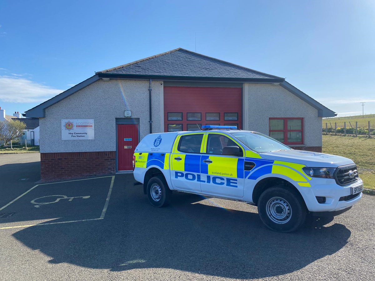 PSOSOrkney's tweet photo. Today marks 3 months into our #CommunityEngagementPlan 😀👮 

Since then we have;
carried out 12 trips over and above routine trips 
engaged with lots of children
linked with our NHS colleagues 
Only missed the boat once...😑
met emus! 

Next we're hoping to involve @Orkneyscams https://t.co/aPFGD7YEwD