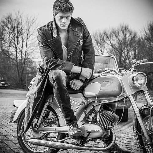 Rob_rtm's tweet photo. #Backtothesixties
#Nozem
#RockAndRoll
Zรนndapp ๐๐ https://t.co/ijP5YGf1Zm