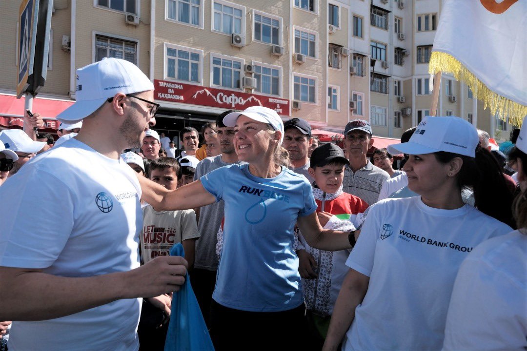 💧 We were excited as the @WorldBank Group in 🇹🇯 Tajikistan to join @MinaGuli in the 🏃 #RunBlue marathon as part of the 2nd #DushanbeWaterConference dedicated to the #WaterActionDecade & the achievement of SDG6. @DWaterProcess