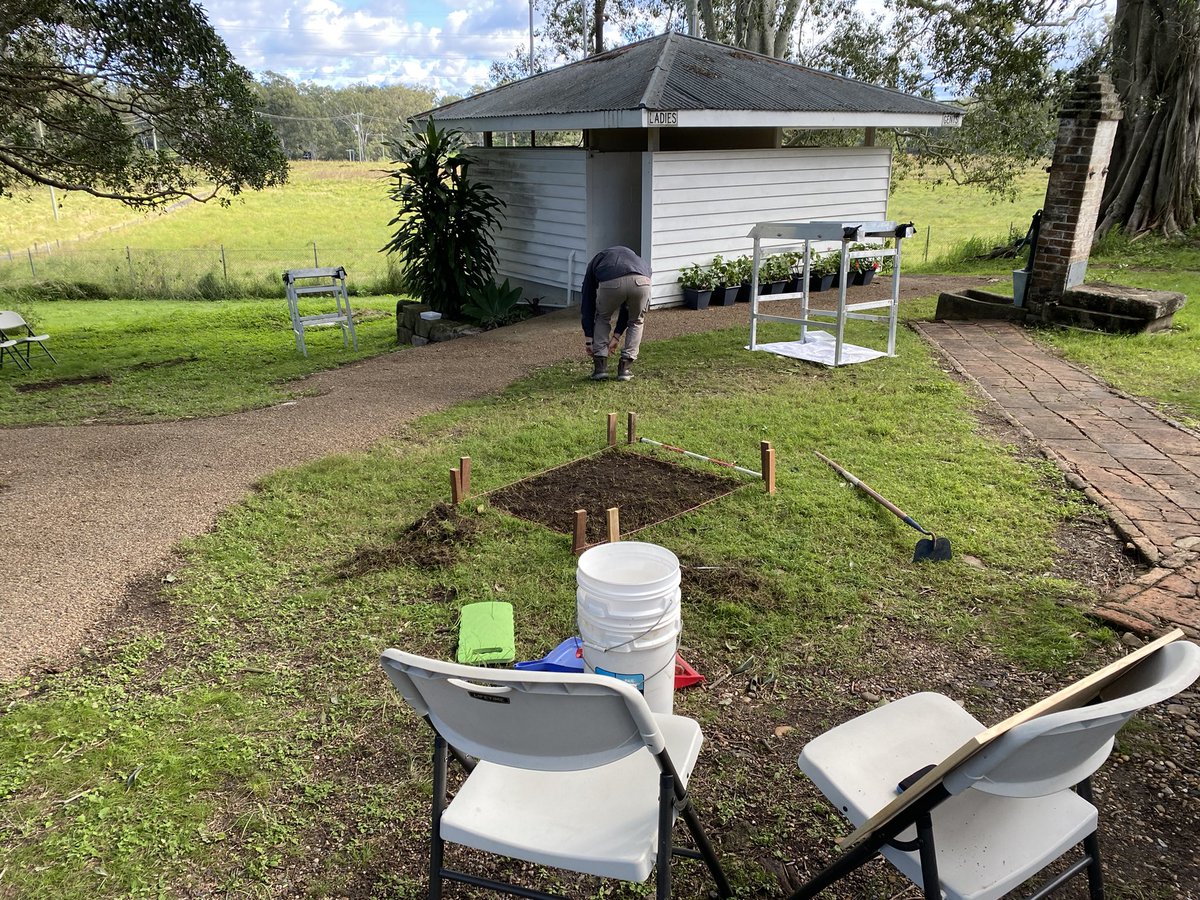 So excited to be back to digging! Thank you @EverickHF for organizing an awesome public archaeology day at Wolston House! @archaeologyweek @NTQLD