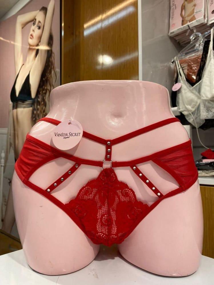 Winnermight_'s tweet image. @luxe_intimates has discounted all its lingerie from as low as 8k grab your favorite underwear 

For inquiries and Delivery 🚚 
Call or Dm
0705816289
0705284500
0782757124

#LuxeIntimates